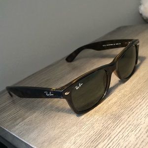 RayBan wayfarer classic sunglasses-Tortoise